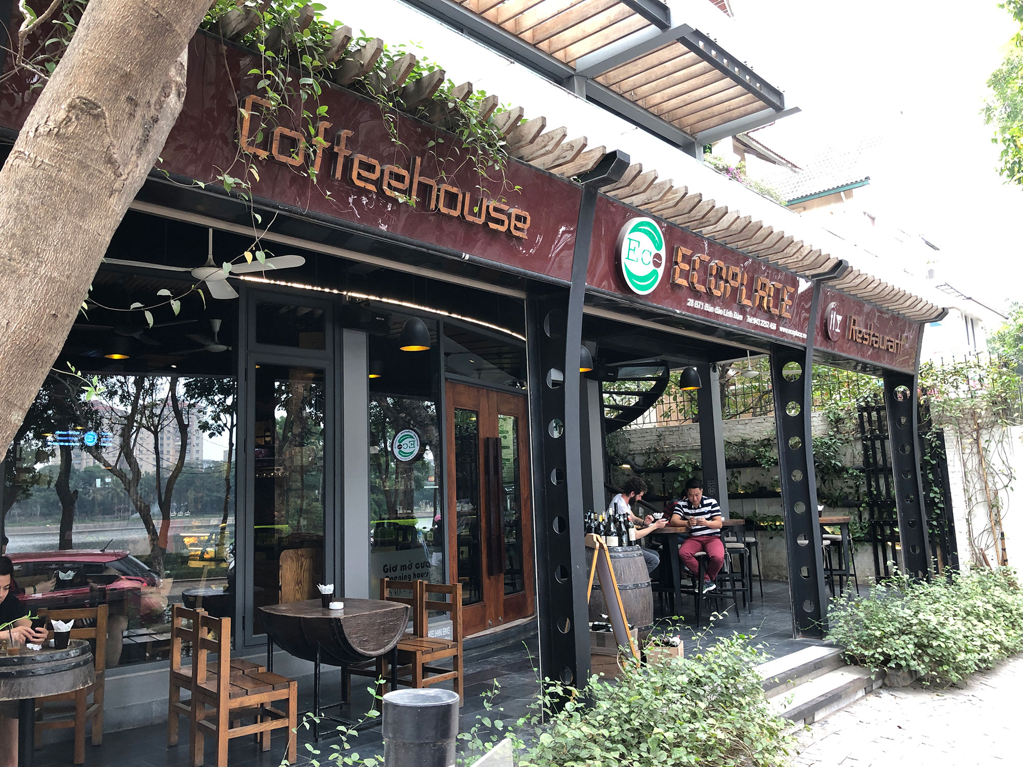 Ecoplace: Restaurant & Coffeehouse